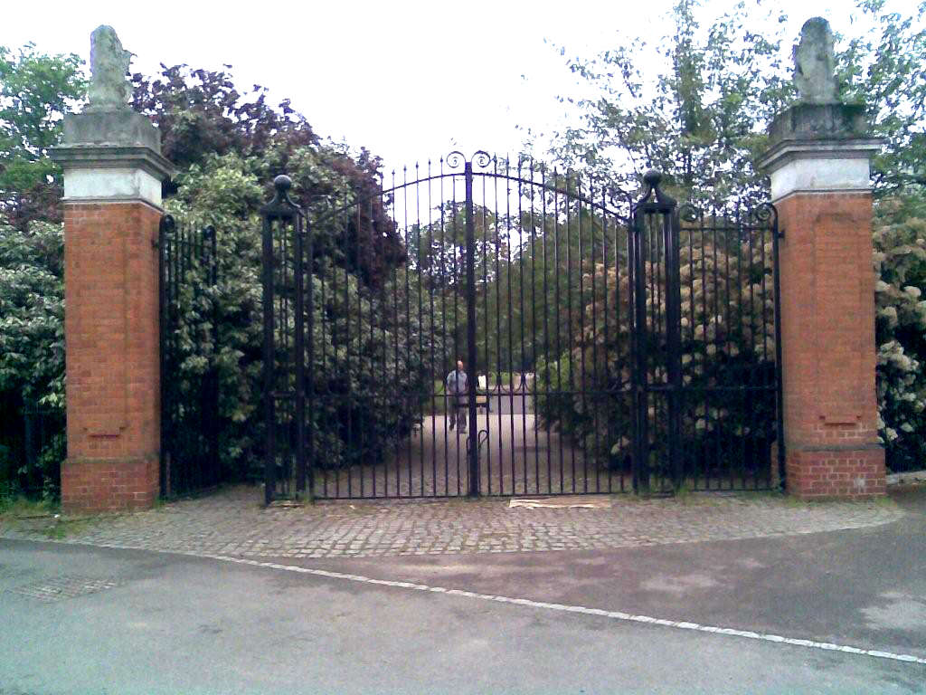 Metal Gate Repairs for Kew Gardens Surrey