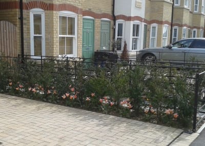 custom made estate fencing carnarvon road london e18 01