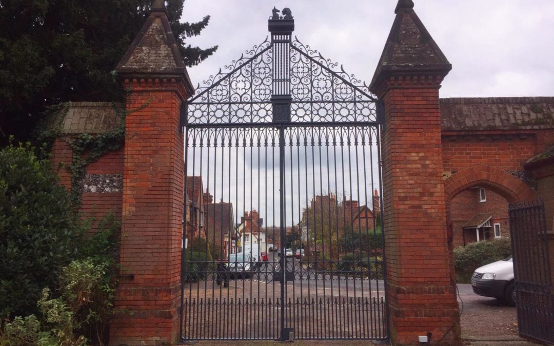 Refurbishment of Grade II Listed Gates at Bishops Close, Berkshire