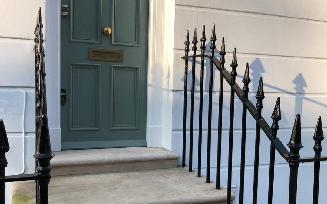 Re-securing Loose Finial, London SW3