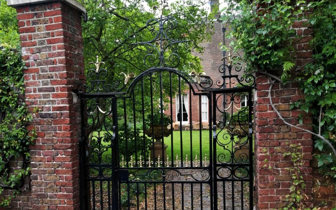 GORGEOUS GATES