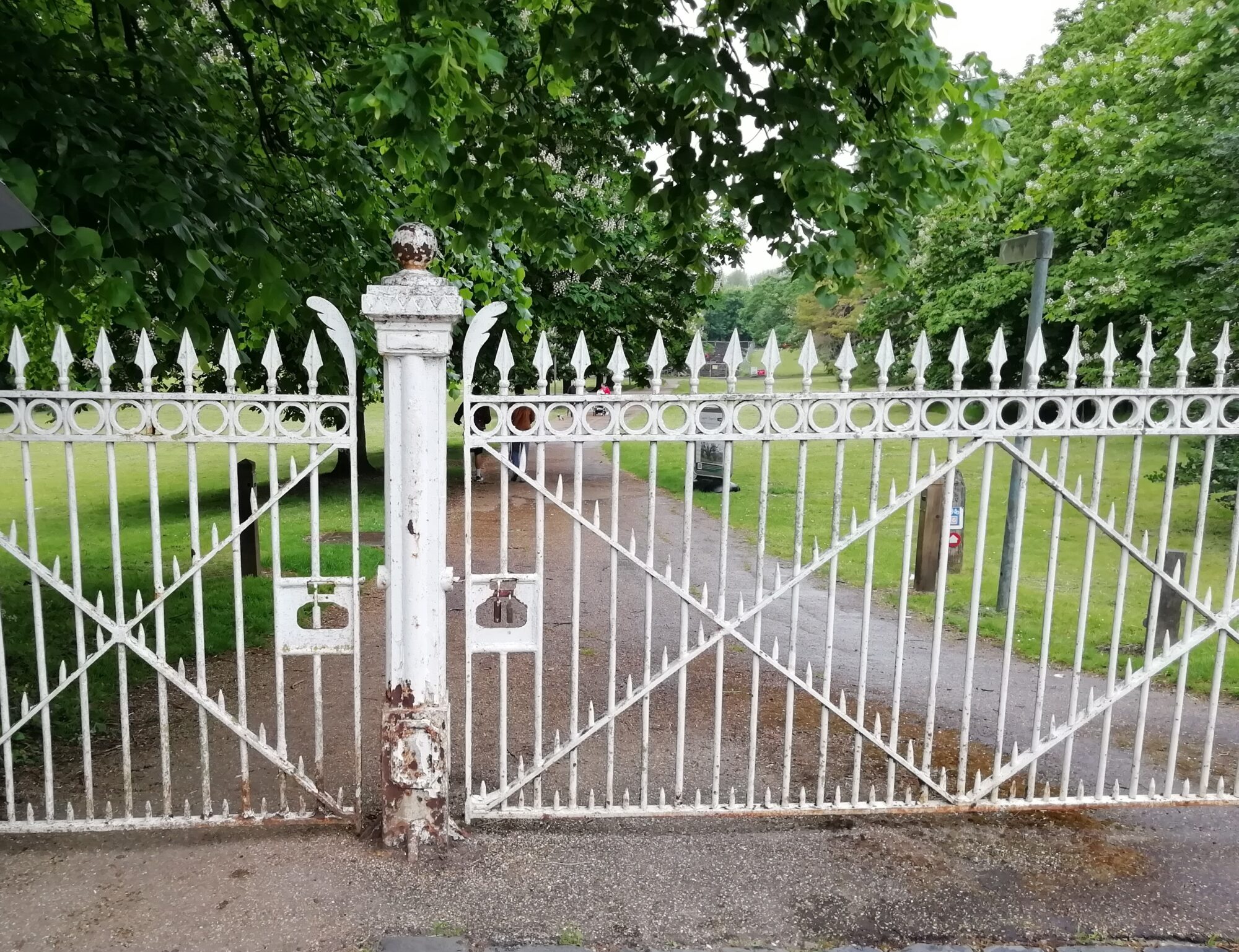 Gate & Railing transformation, Great Linford Manor Park, Milton Keynes, Buckinghamshire 8
