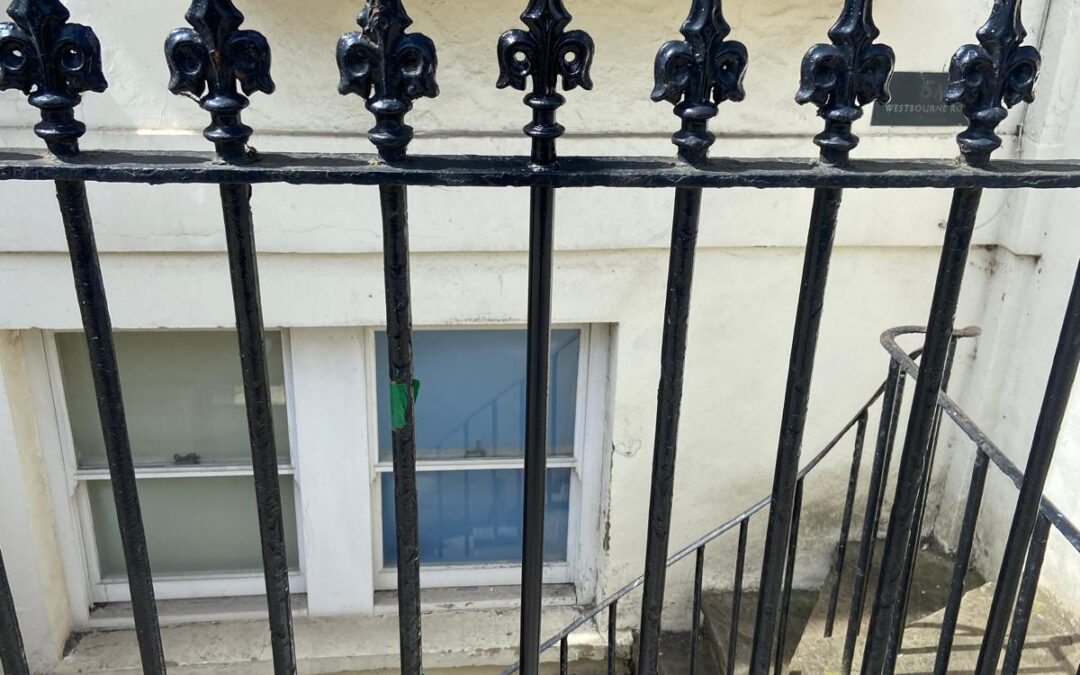 Replacement of Missing Finials and Railing Bar, London N7
